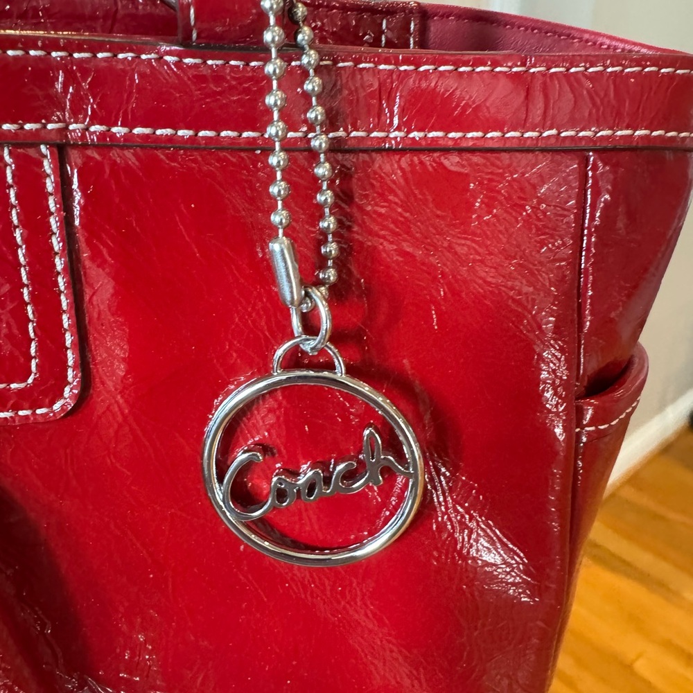 Coach - NWT Authentic Red Patent Leather Tote #13761 2009 Zipper Top Closure - Picture 3 of 11